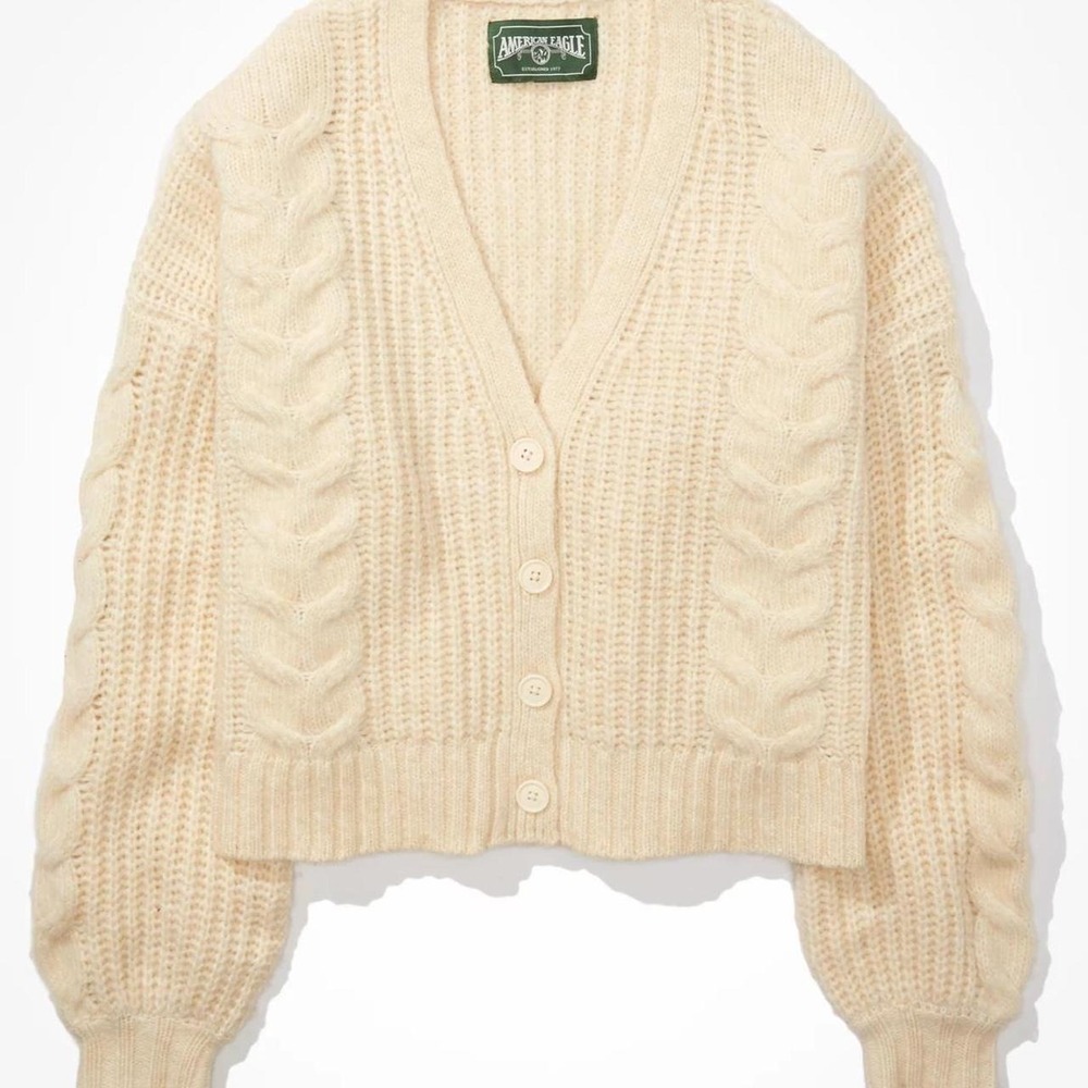 American Eagle Cream Cable Knit Cropped Cardigan Sweater Medium
